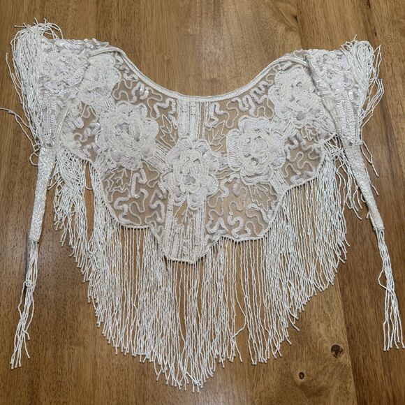 Vintage Beaded Fringe Shawl White Lace Floral Capelet Bridal Wrap Sparkly Party - Picture 12 of 13